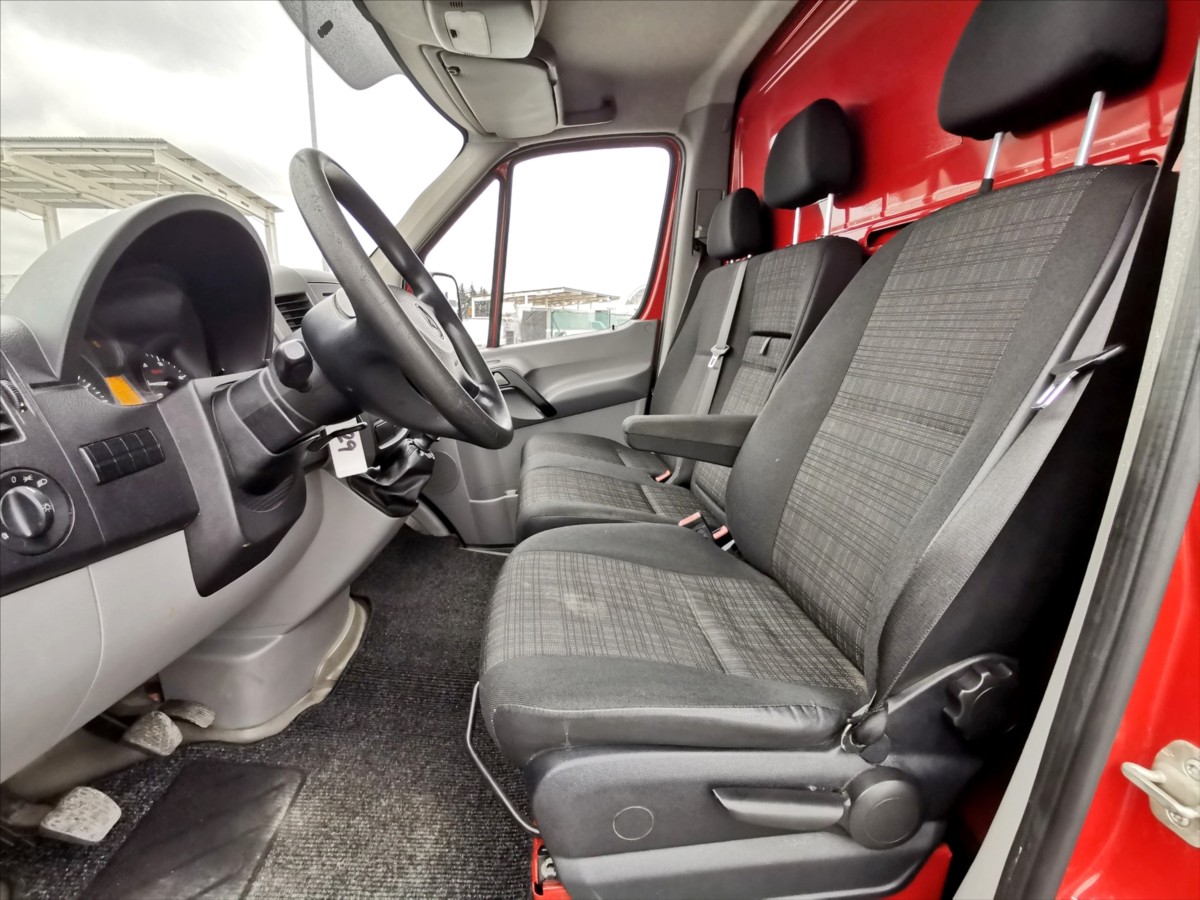 Mercedes-Benz Sprinter 513CDI skříň 8pal/h.čelo/3,5t 5