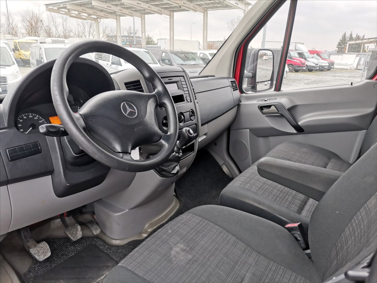 Mercedes-Benz Sprinter 513CDI skříň 8pal/h.čelo/3,5t 6