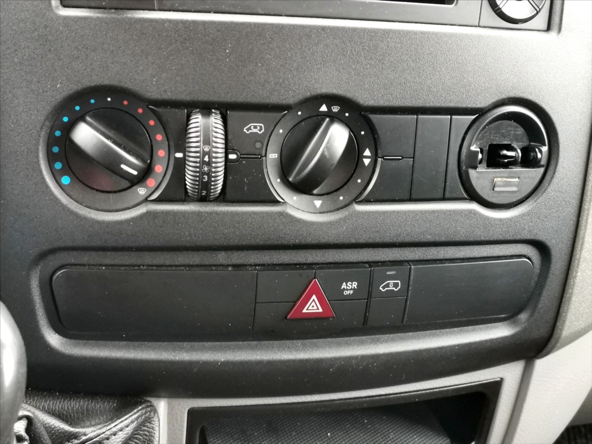 Mercedes-Benz Sprinter 513CDI skříň 8pal/h.čelo/3,5t 10