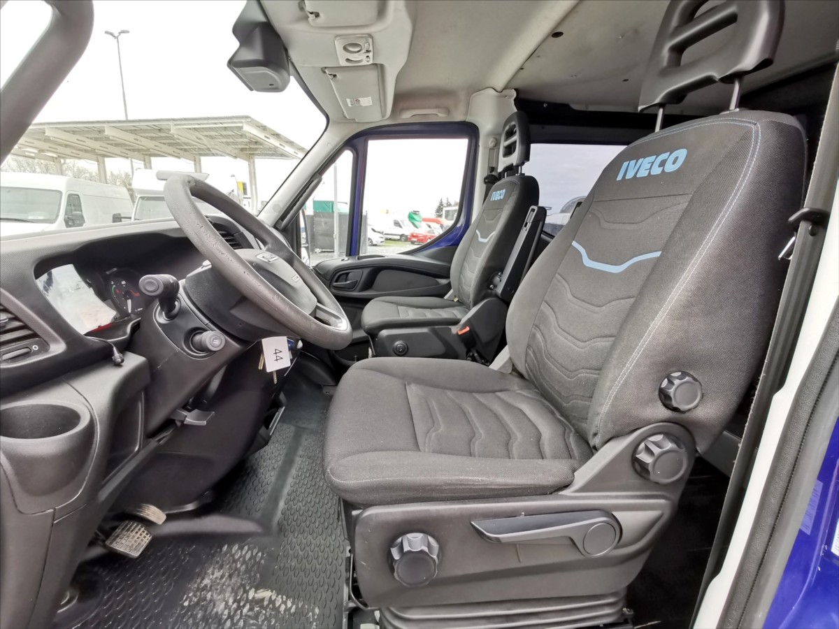 Iveco Daily 50C17/AT L2H1/6míst/tažné/3,5t 5