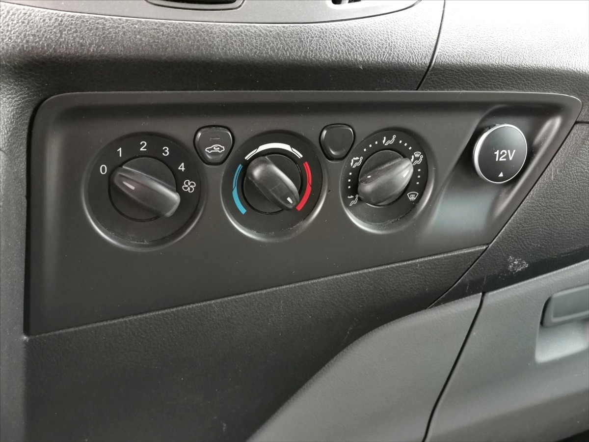 Ford Transit Custom 2.2TDCI/74kw L1H1/6míst/tažné 10