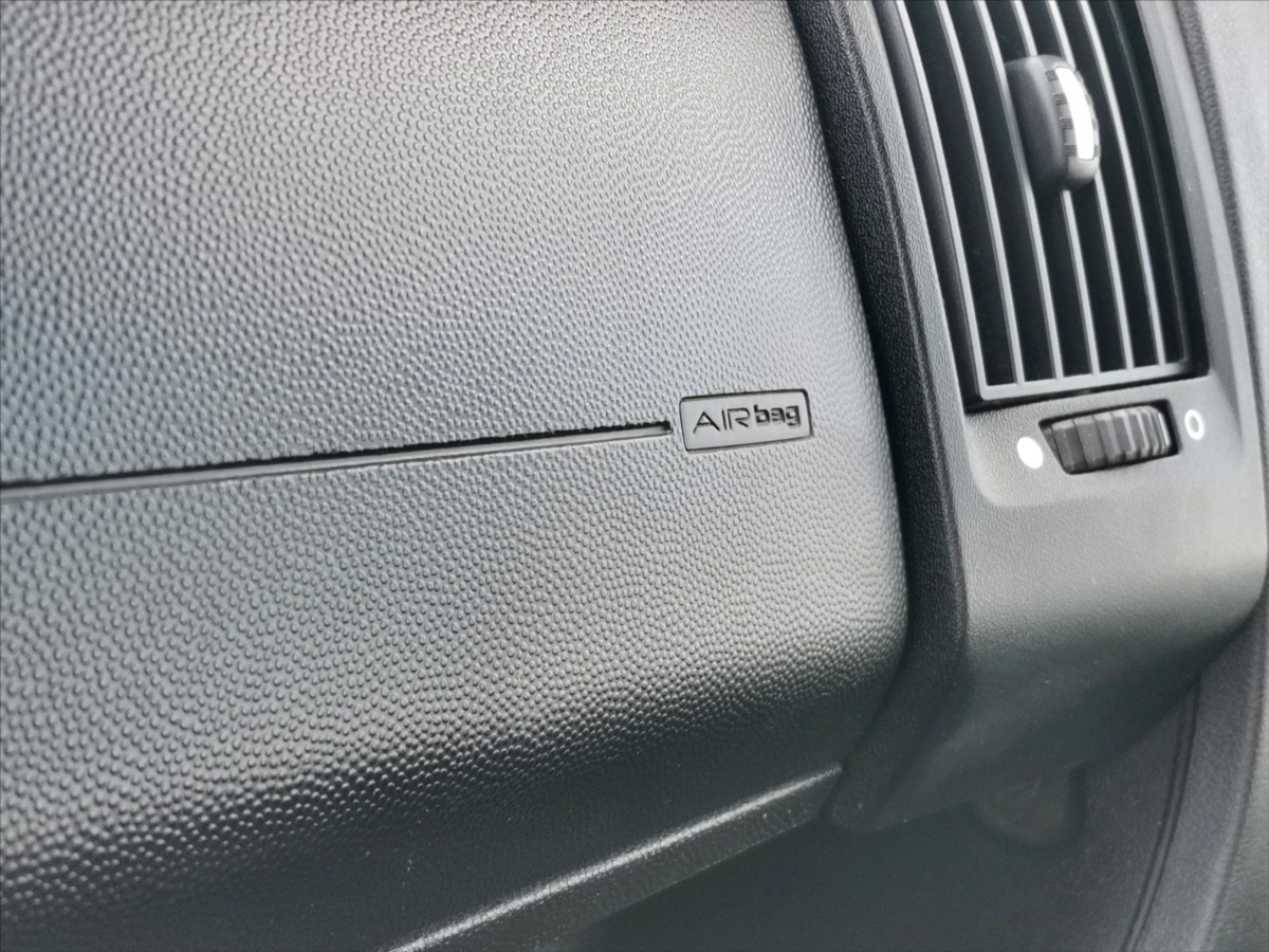 Citroën Jumper 2.2HDI/96kw valník/7míst/tažné 13