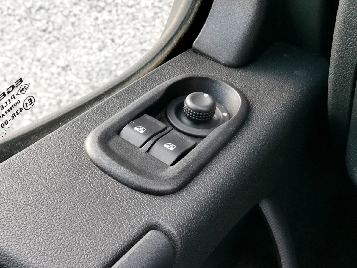 Renault Master 130DCI skříň 8palet/klima 11