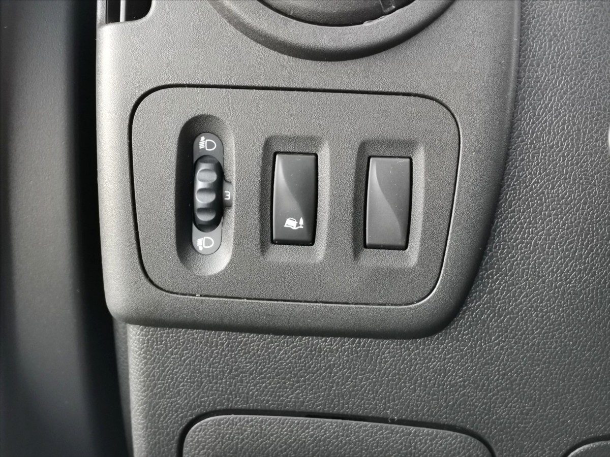 Renault Master 130DCI skříň 8palet/klima 12