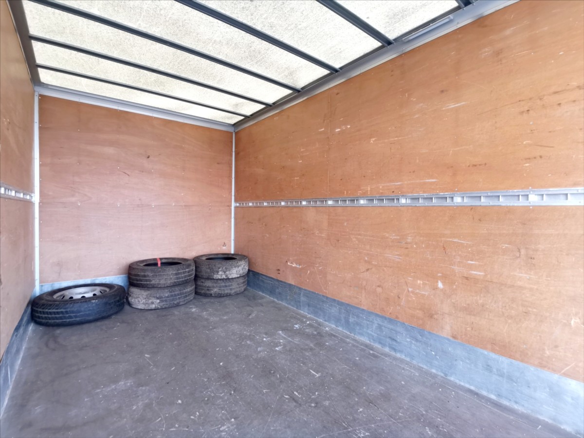 Renault Master 130DCI skříň 8palet/klima 14