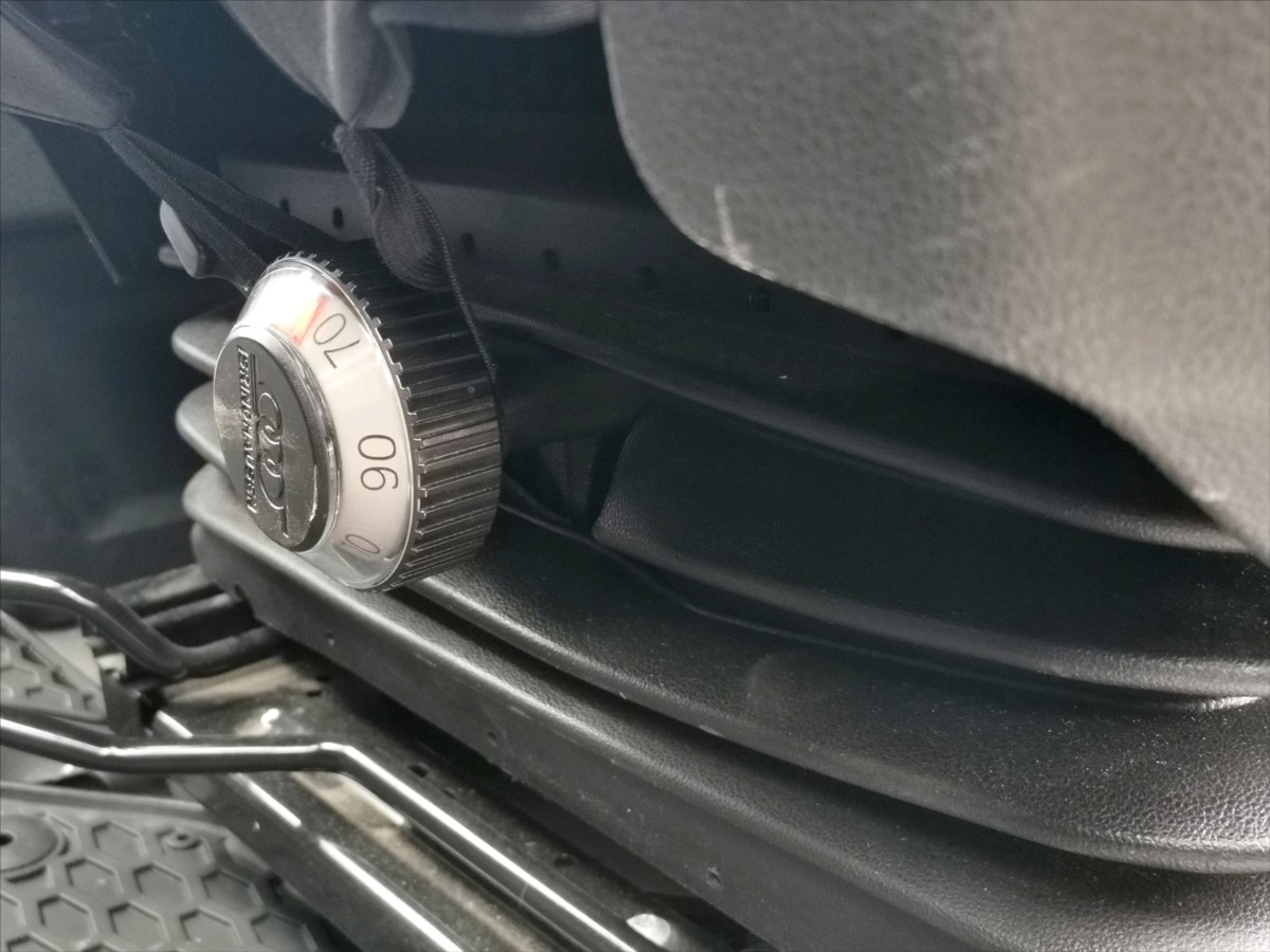 Volkswagen Crafter 2.0TDI MAXI/klima/masáž/1.maj. 14