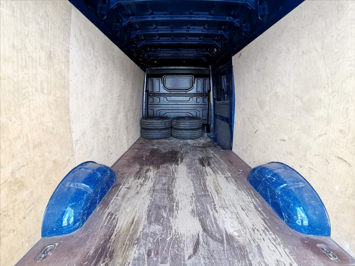 Volkswagen Crafter 2.0TDI MAXI/klima/masáž/1.maj. 17