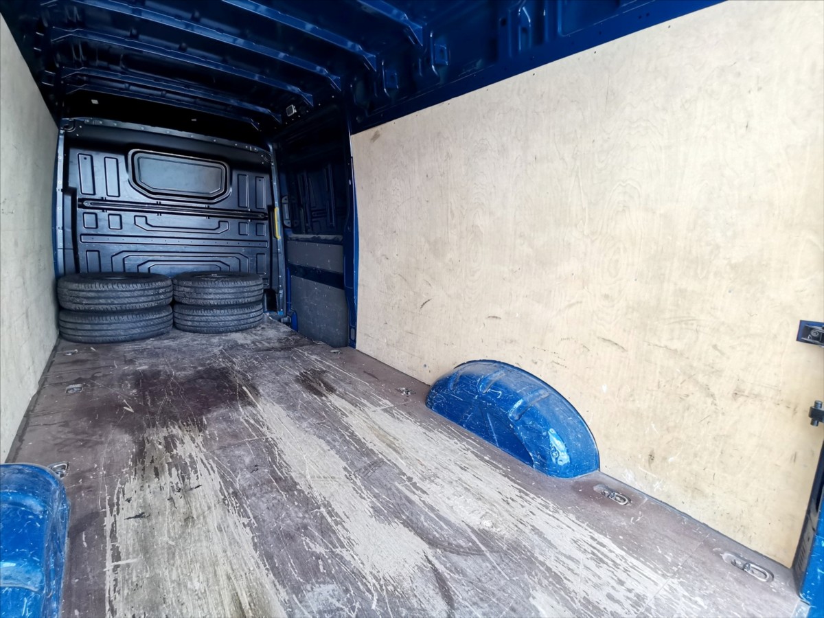 Volkswagen Crafter 2.0TDI MAXI/klima/masáž/1.maj. 18