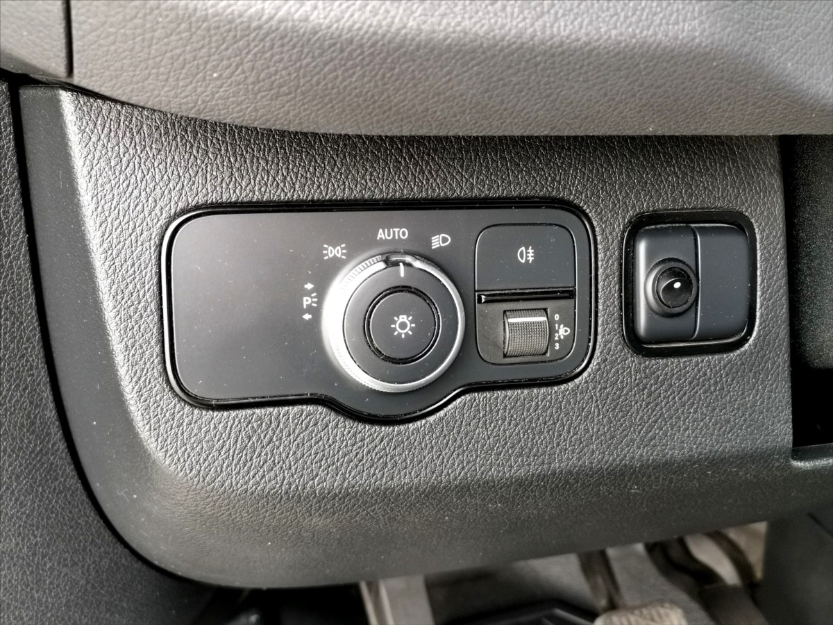 Mercedes-Benz Sprinter 211CDI L1H1/9míst/klima/ČR 12