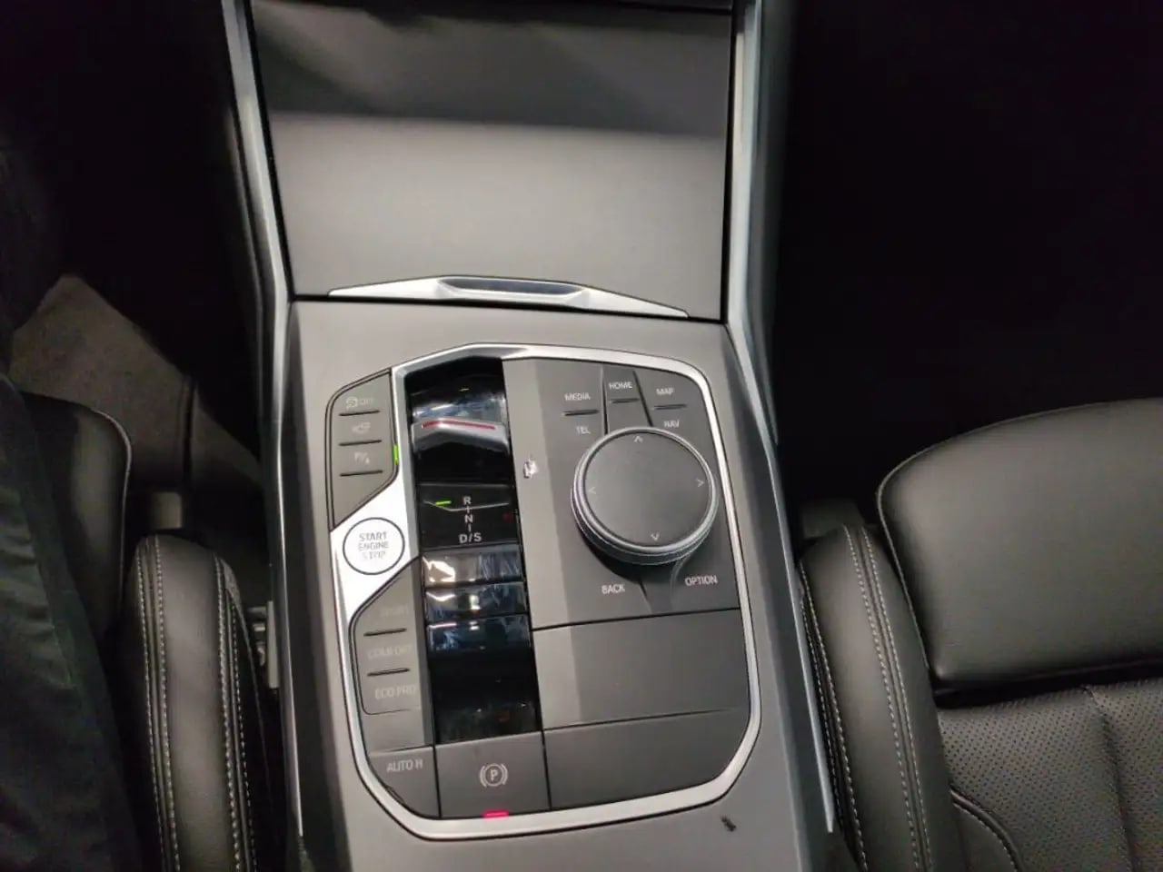 BMW 320 d xDrive STHZG*Sdach*HiFi*360*Leder*Innovati 9