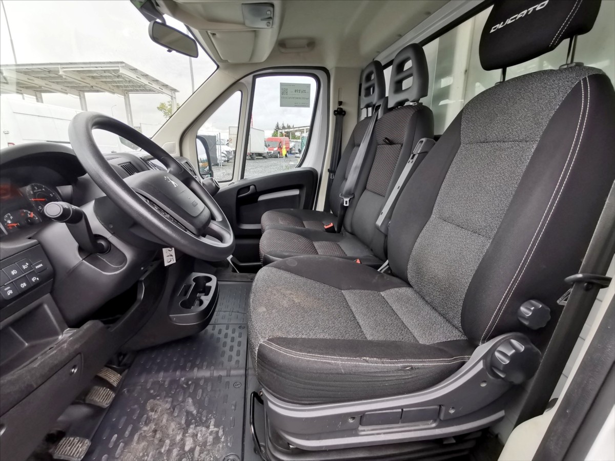 Peugeot Boxer 2.2HDI mrazí/topí/10pal/230V 5