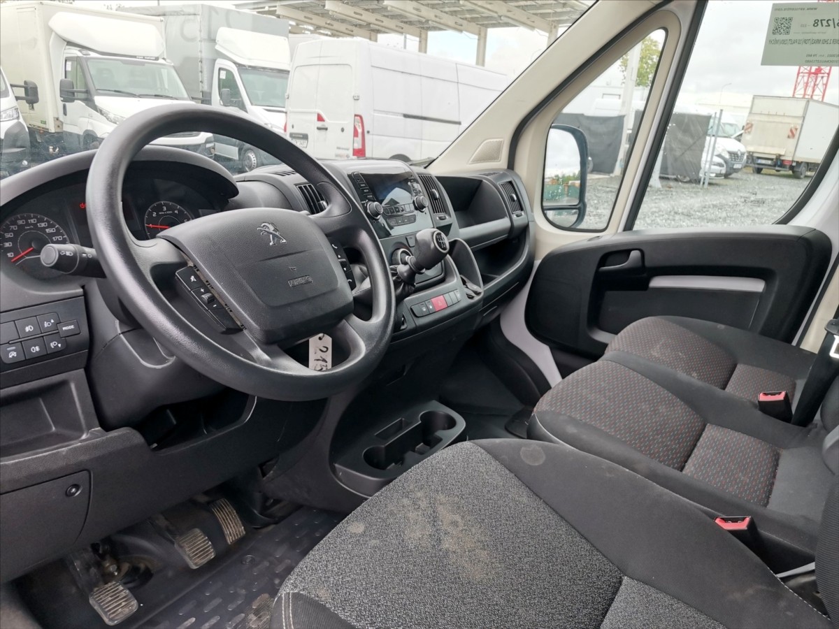 Peugeot Boxer 2.2HDI mrazí/topí/10pal/230V 6