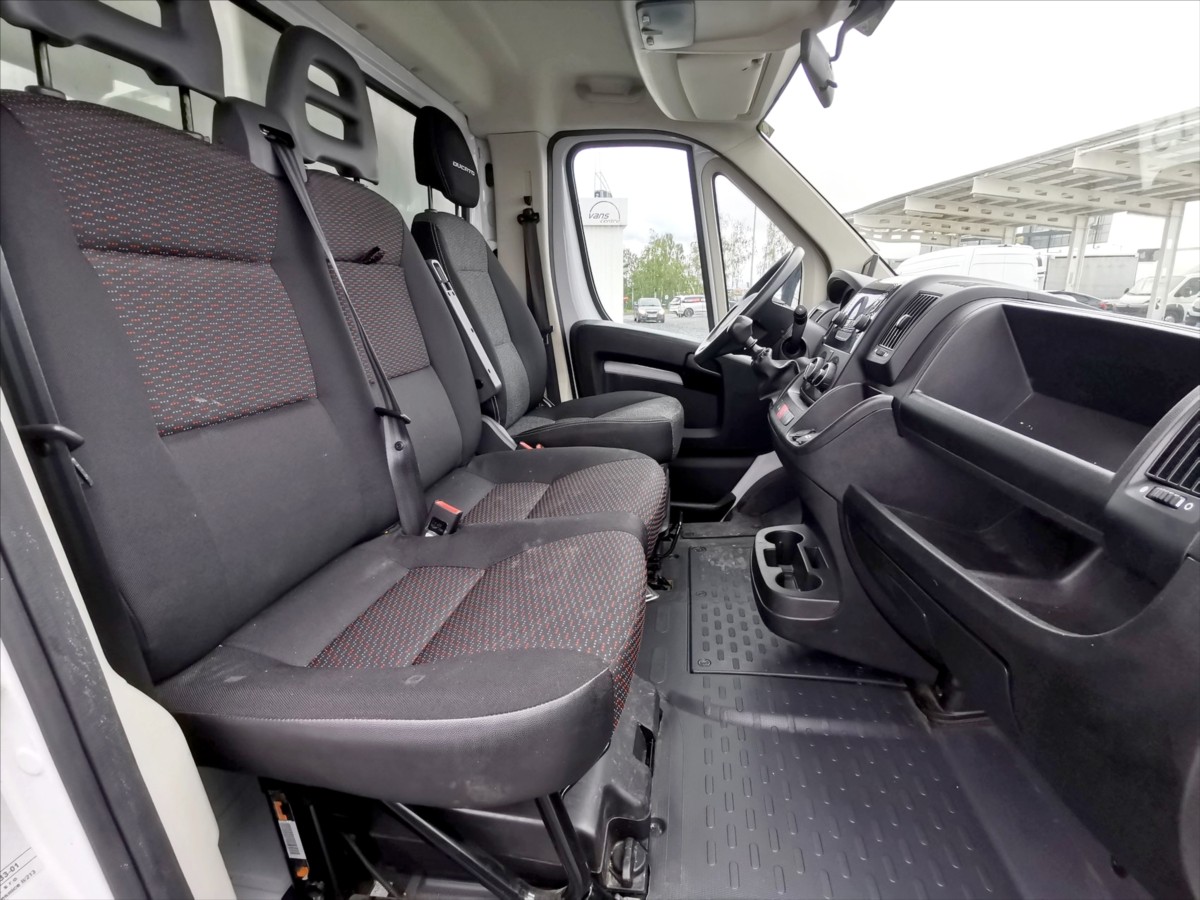 Peugeot Boxer 2.2HDI mrazí/topí/10pal/230V 7