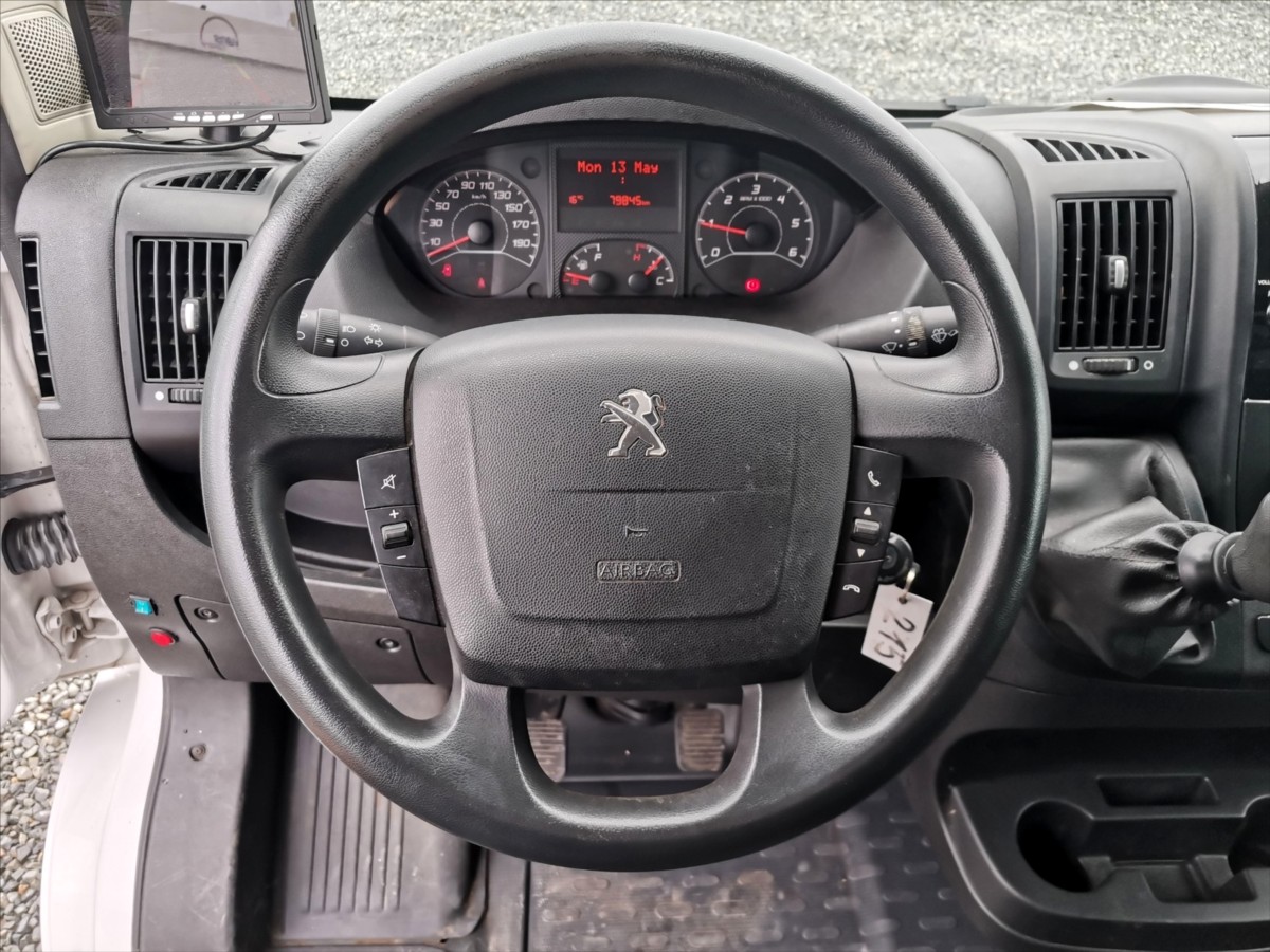 Peugeot Boxer 2.2HDI mrazí/topí/10pal/230V 11