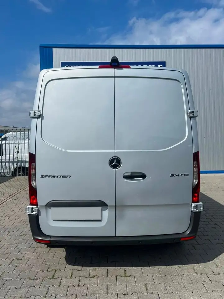 Mercedes-Benz Sprinter 314 AUTOMATIK NAVI TOTWINKEL KAMERA LED 10