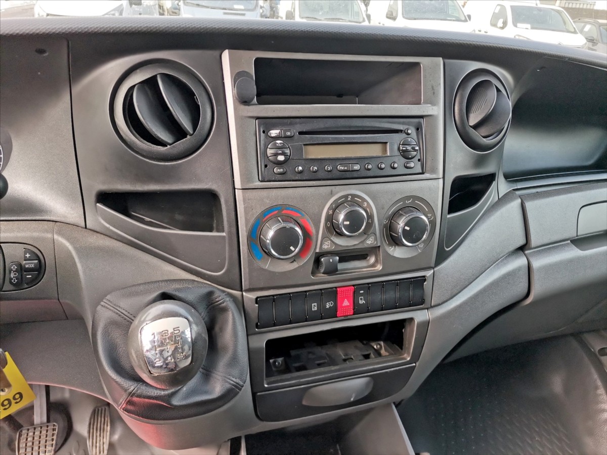 Iveco Daily 35C13 mrazí/chladí/6pal/220V 9