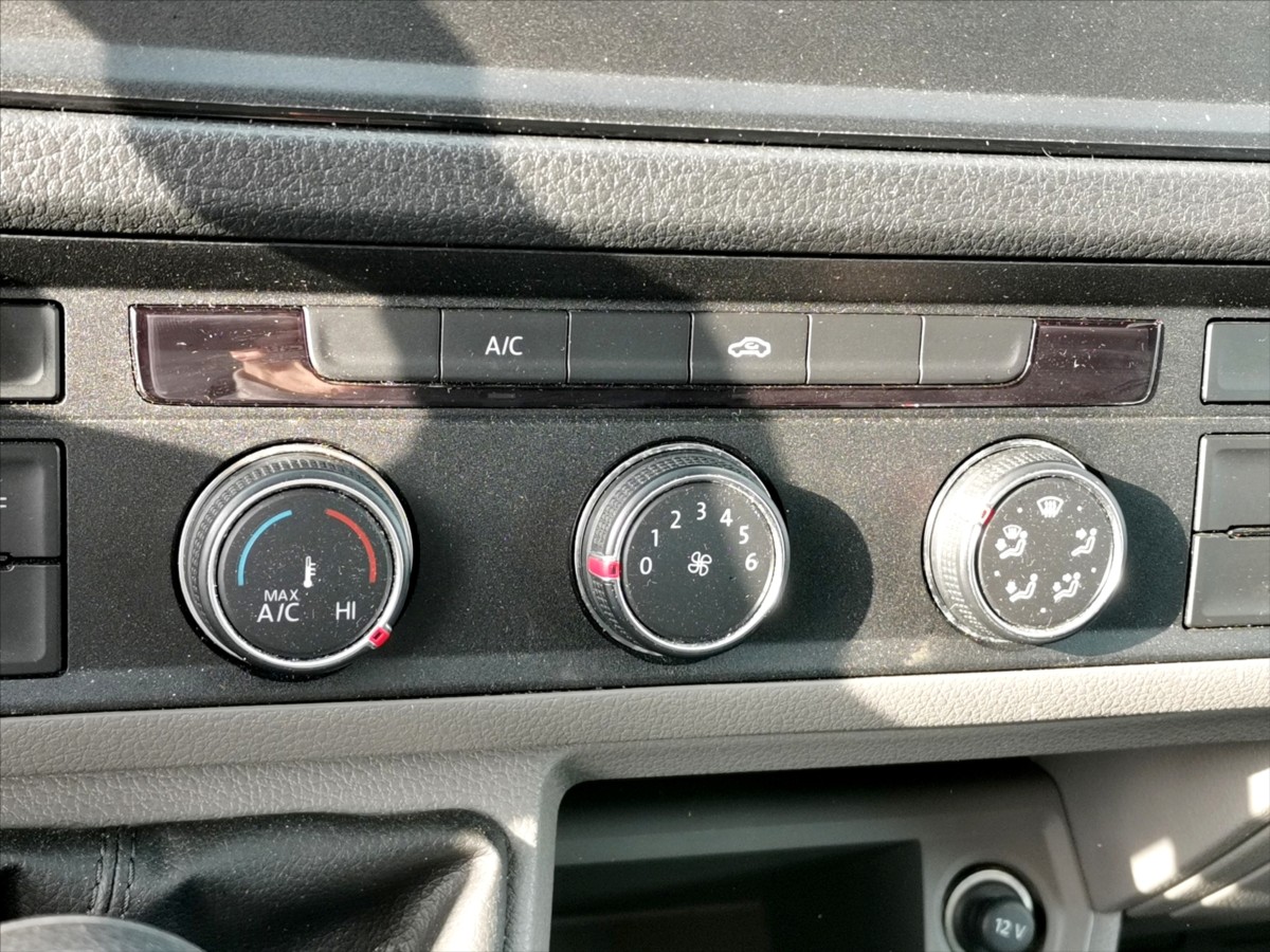 Volkswagen Crafter 2.0TDI shrnovací 8pal/klima 10