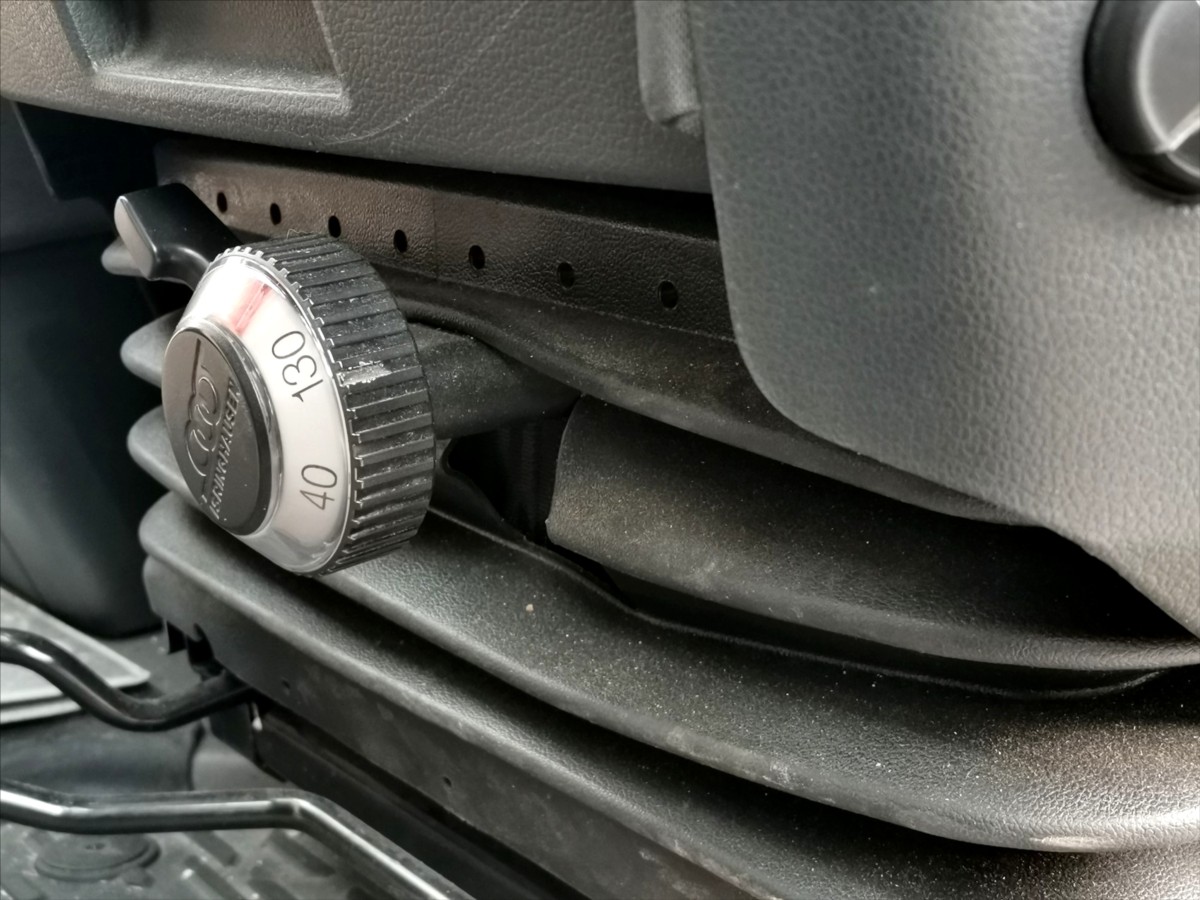 Volkswagen Crafter 2.0TDI shrnovací 8pal/klima 17