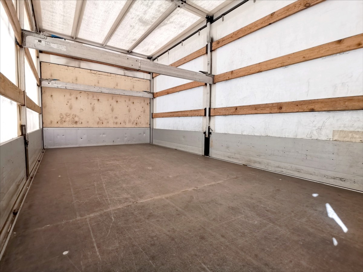 Volkswagen Crafter 2.0TDI shrnovací 8pal/klima 19