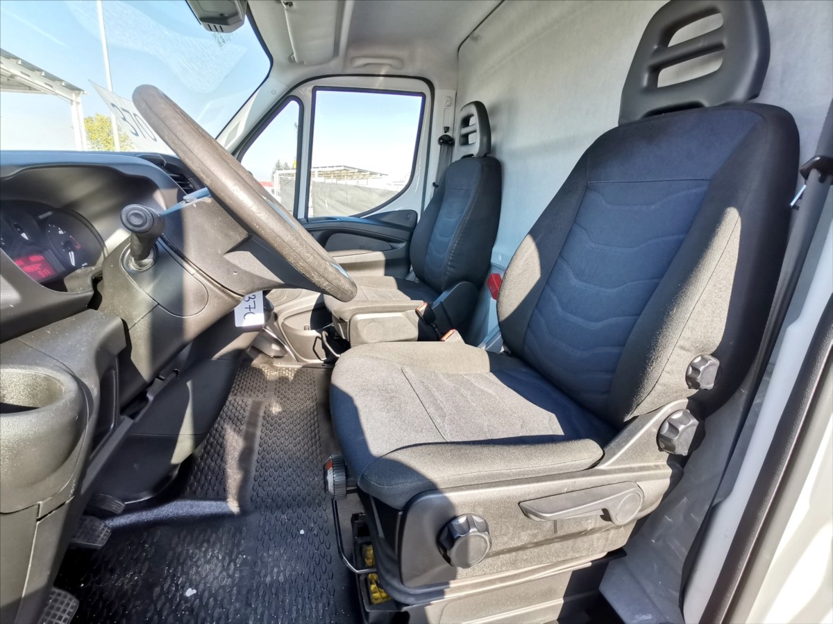 Iveco Daily 35S16 střední/ klima/ ČR 5