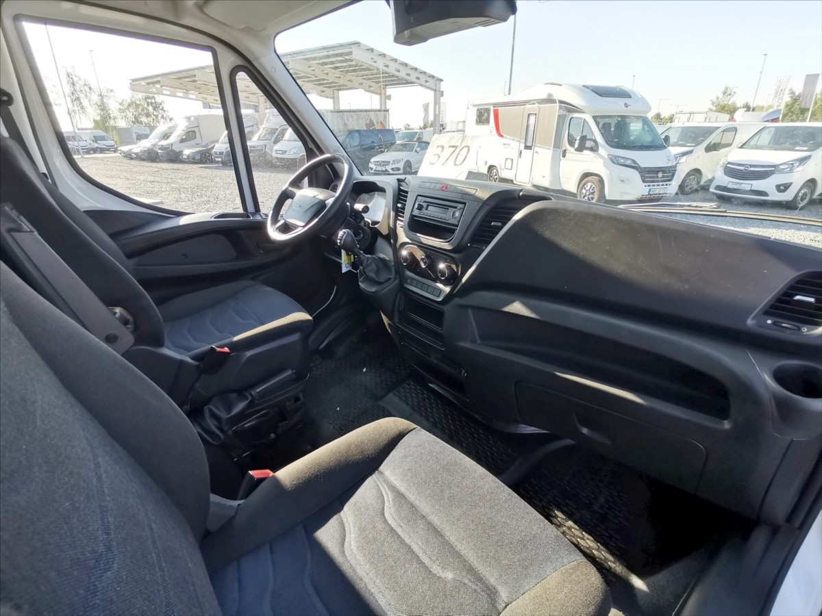 Iveco Daily 35S16 střední/ klima/ ČR 8