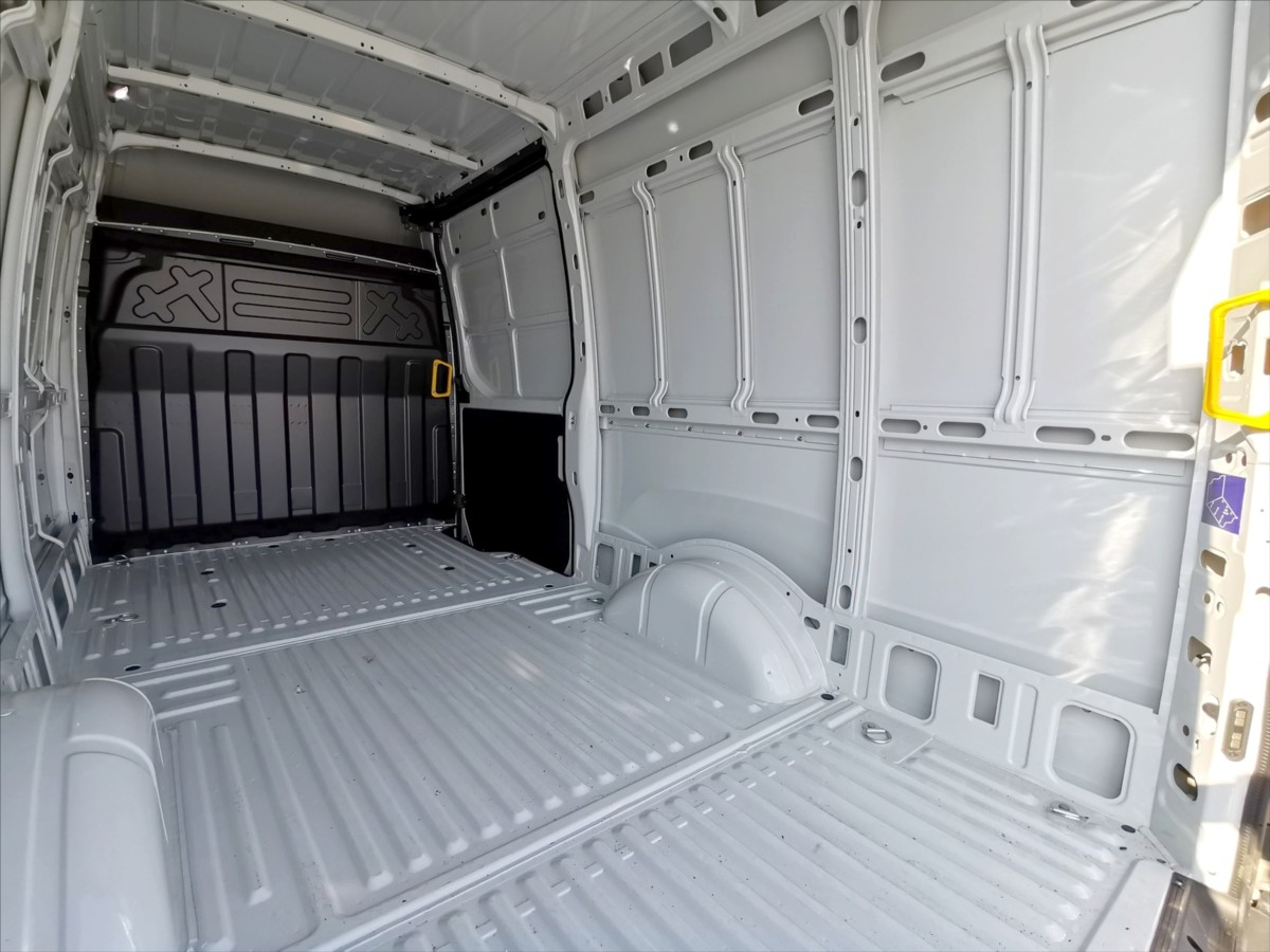 Iveco Daily 35S16 střední/ klima/ ČR 14