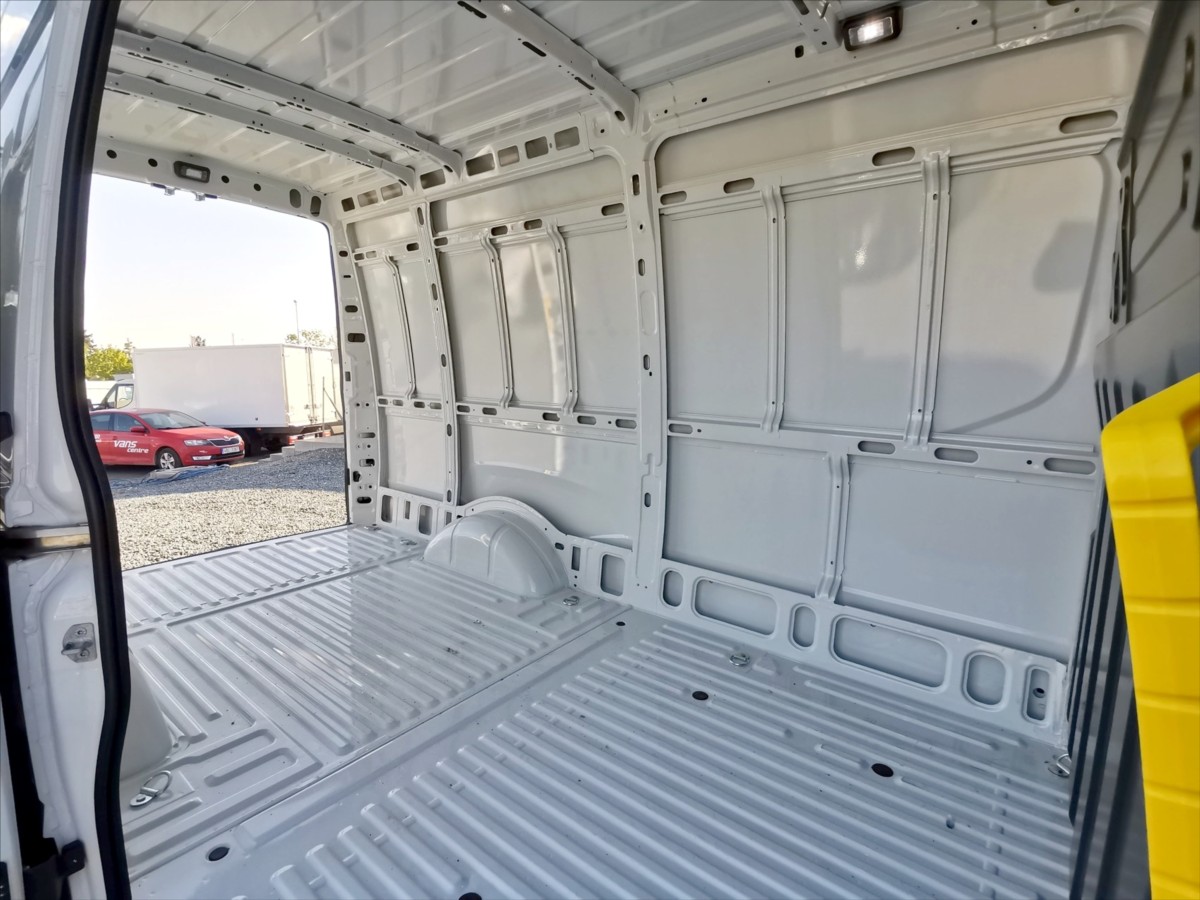 Iveco Daily 35S16 střední/ klima/ ČR 15