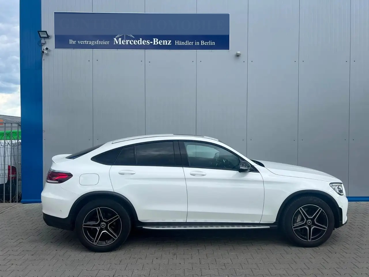 Mercedes-Benz GLC 300 de COUPE 4M AMG AIRMATIC KAMERA LED AHK 4