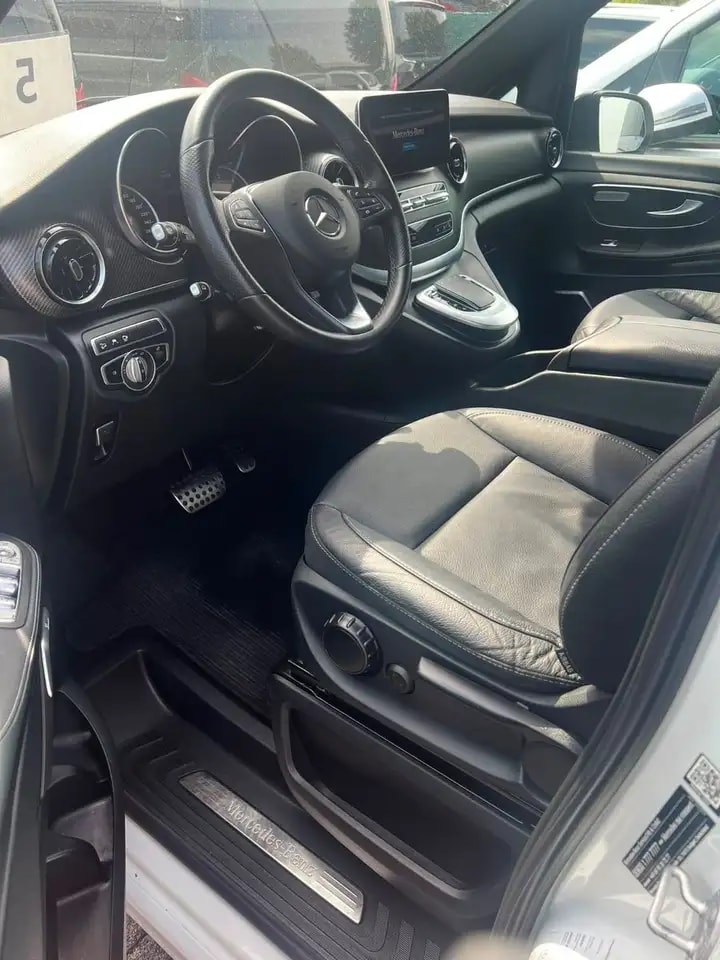 Mercedes-Benz V 300 V300 LANG 4M AMG-LINE PANO LED 360° WEBASTO AHK 14