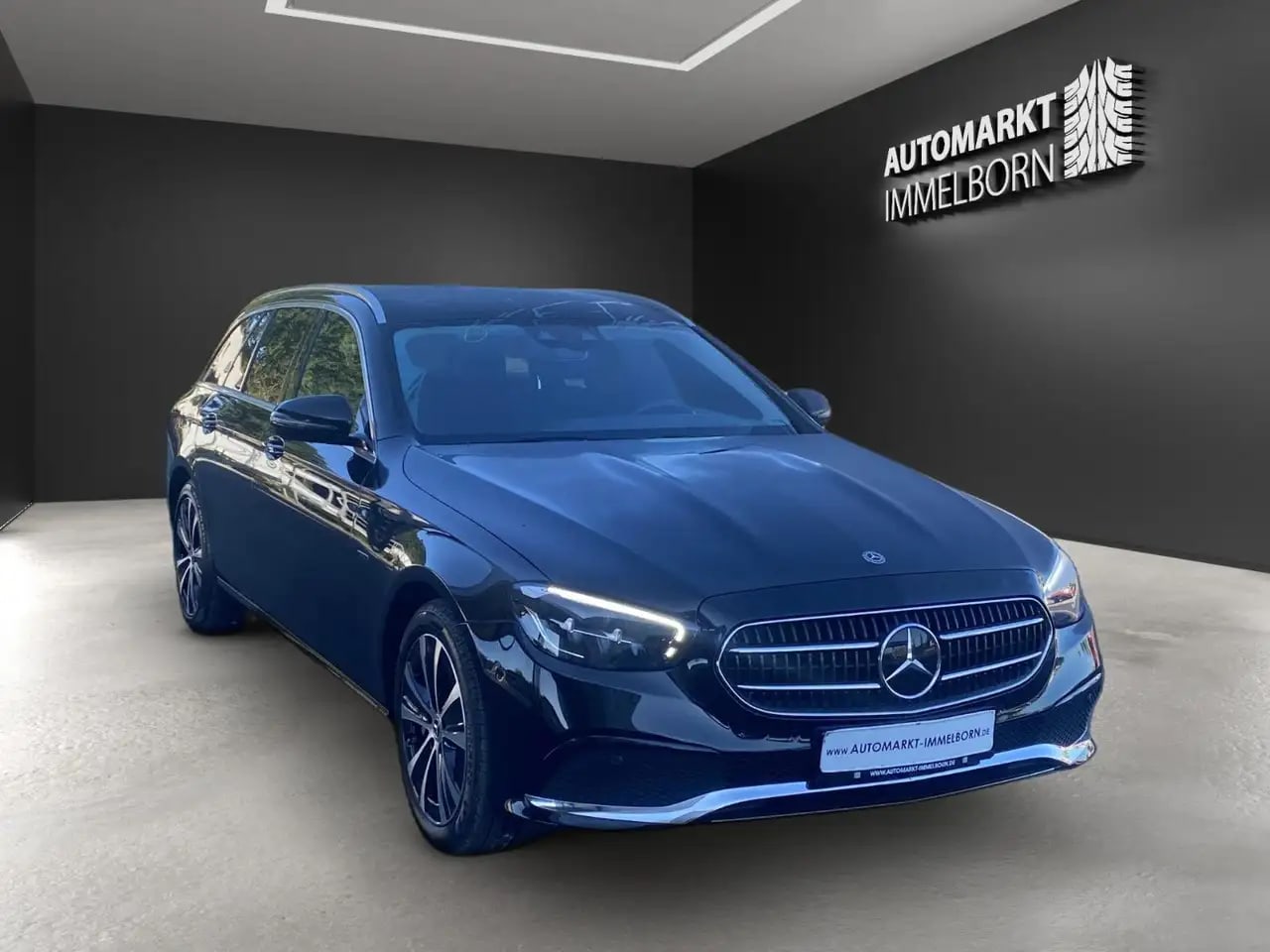 Mercedes-Benz E 300 de AHK*Distro*HUD*LED*Widesc*Kamera*SO96% 2