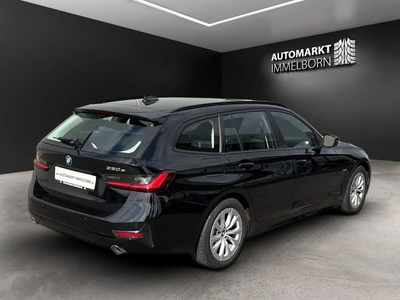 BMW 330 e Advantage AHK*LiveCP*LED*Navi+*DAB*Spur 6
