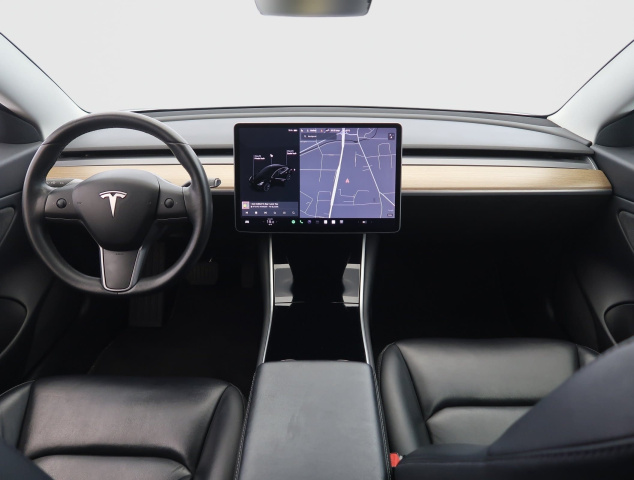 Tesla Model 3 Std Range Plus 52kWh 2019 9