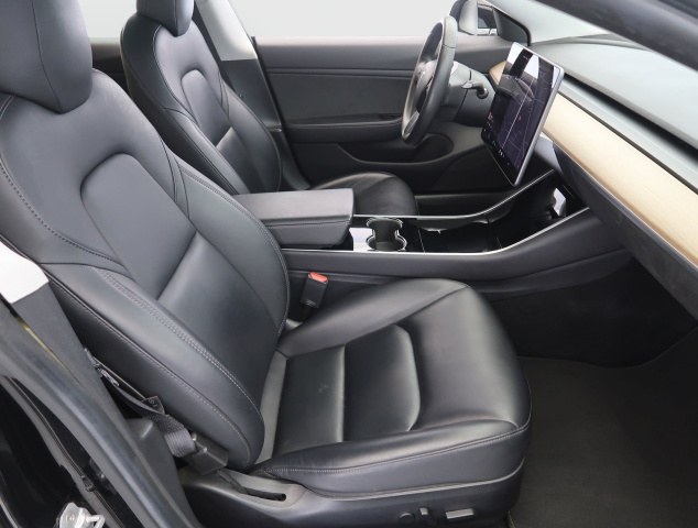 Tesla Model 3 Std Range Plus 52kWh 2019 10