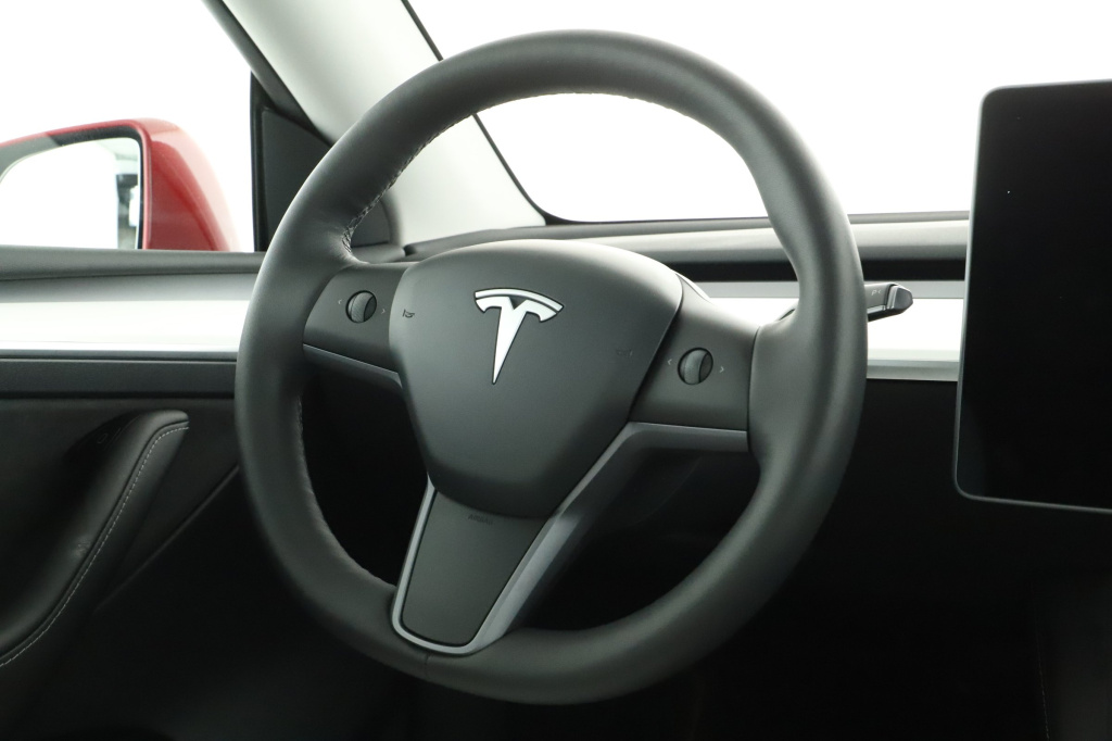 Tesla Model Y 4x4 2022 14
