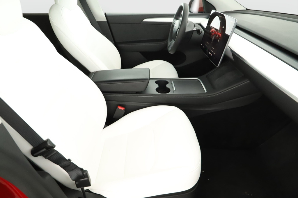 Tesla Model Y 4x4 2022 10