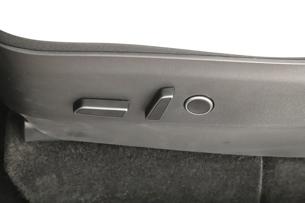 Tesla Model Y 4x4 2022 15