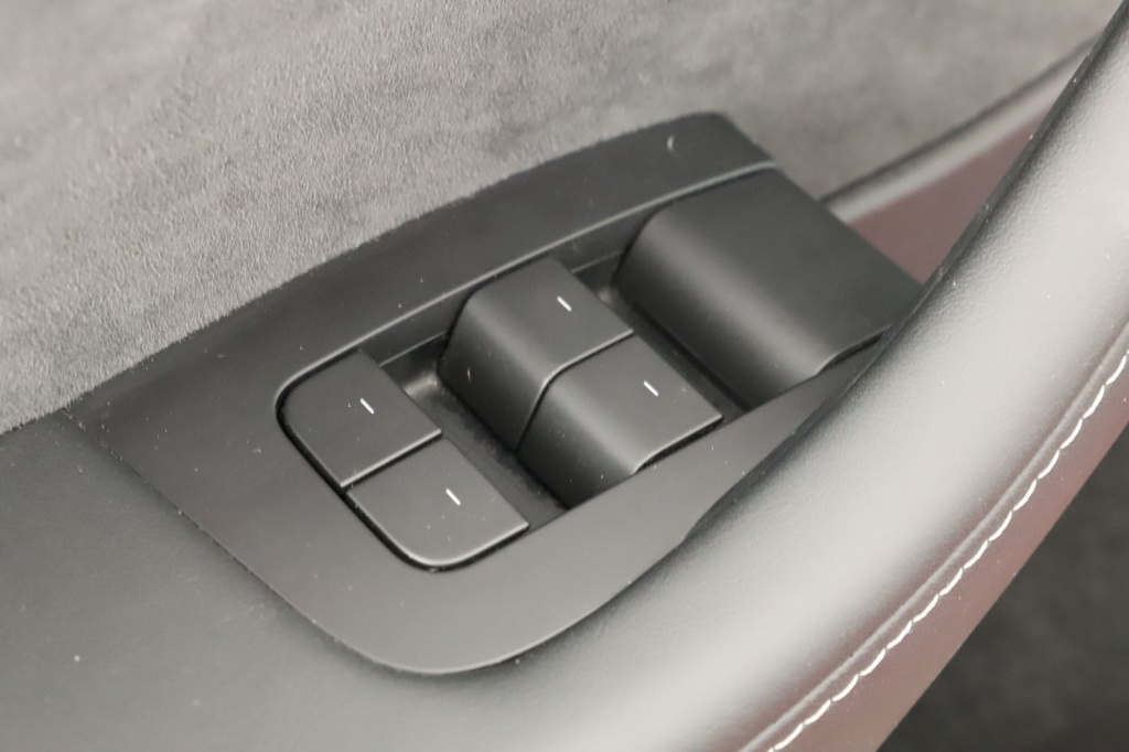 Tesla Model Y 4x4 2022 16