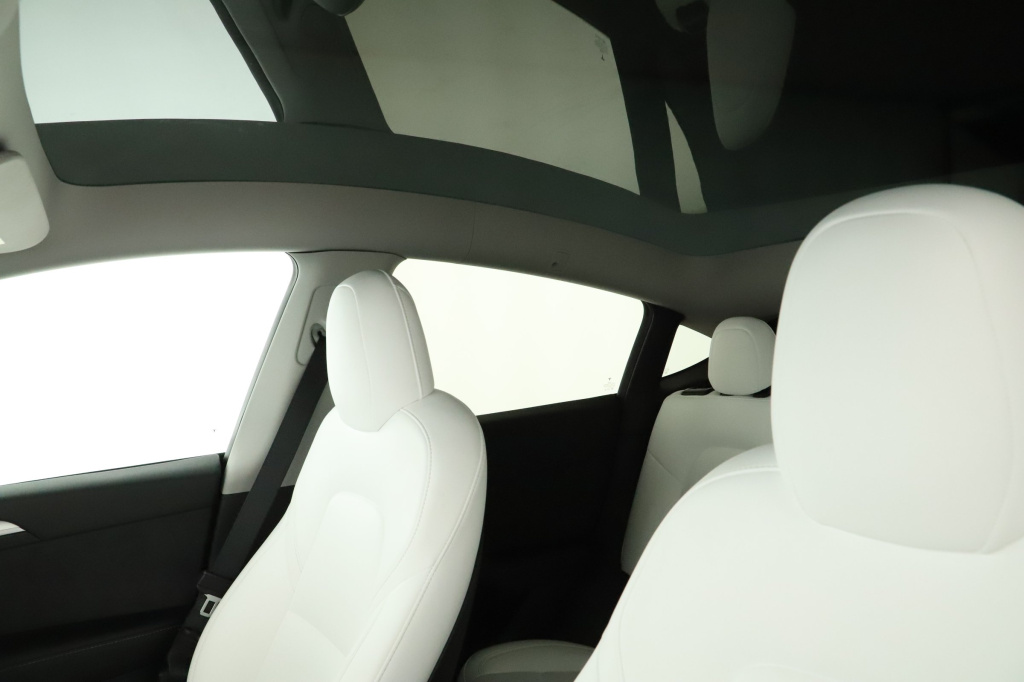 Tesla Model Y 4x4 2022 20