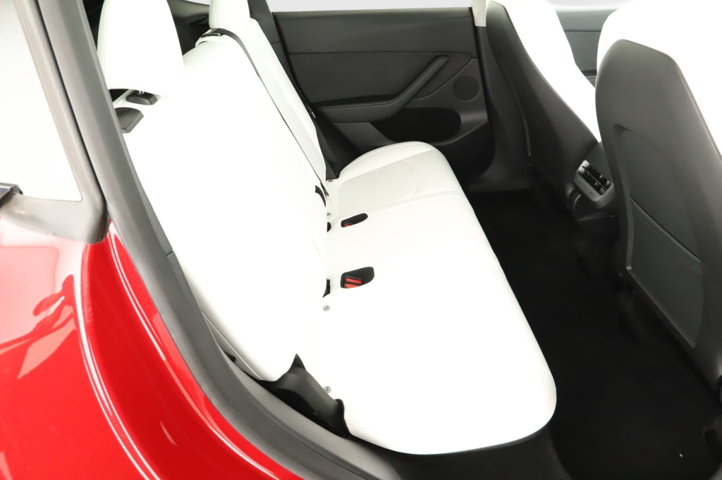 Tesla Model Y 4x4 2022 11