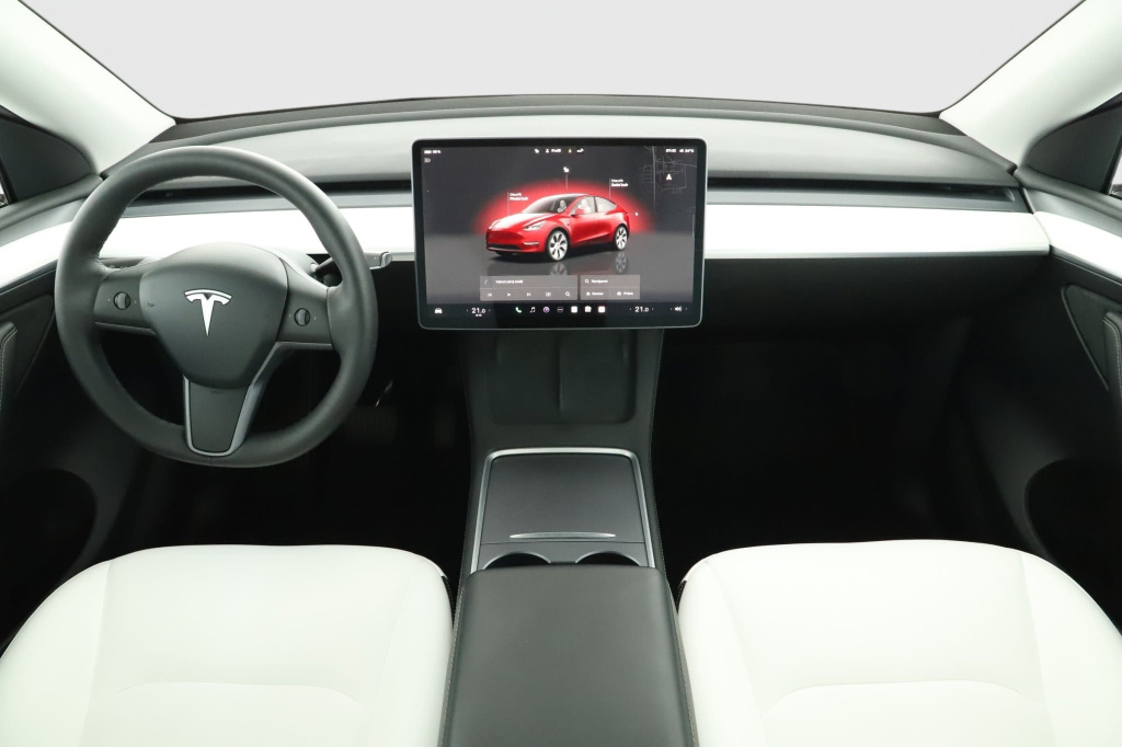 Tesla Model Y 4x4 2022 9