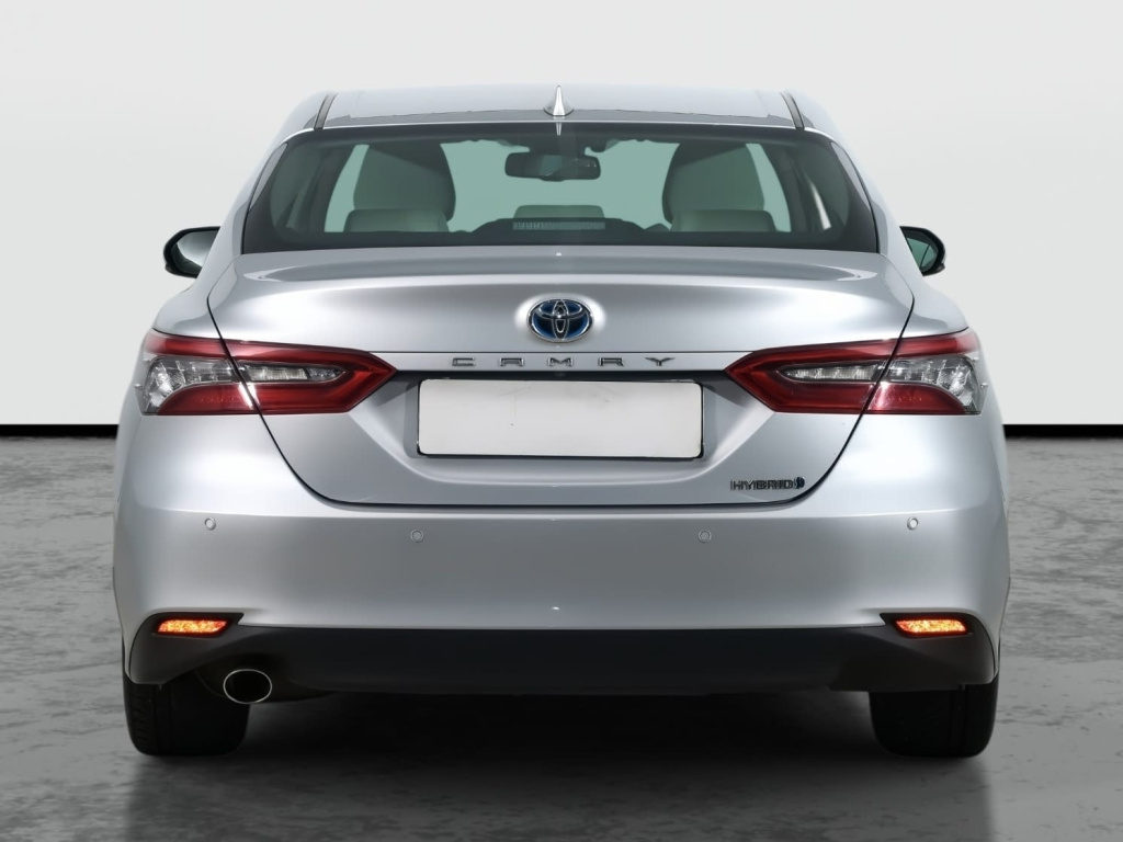 Toyota Camry 2.5 Hybrid 2024 6