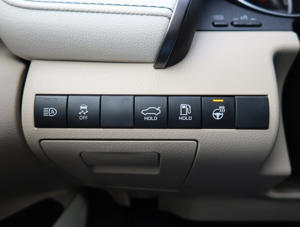 Toyota Camry 2.5 Hybrid 2024 22