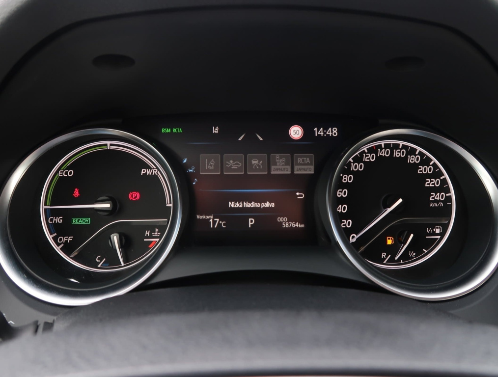 Toyota Camry 2.5 Hybrid 2024 14