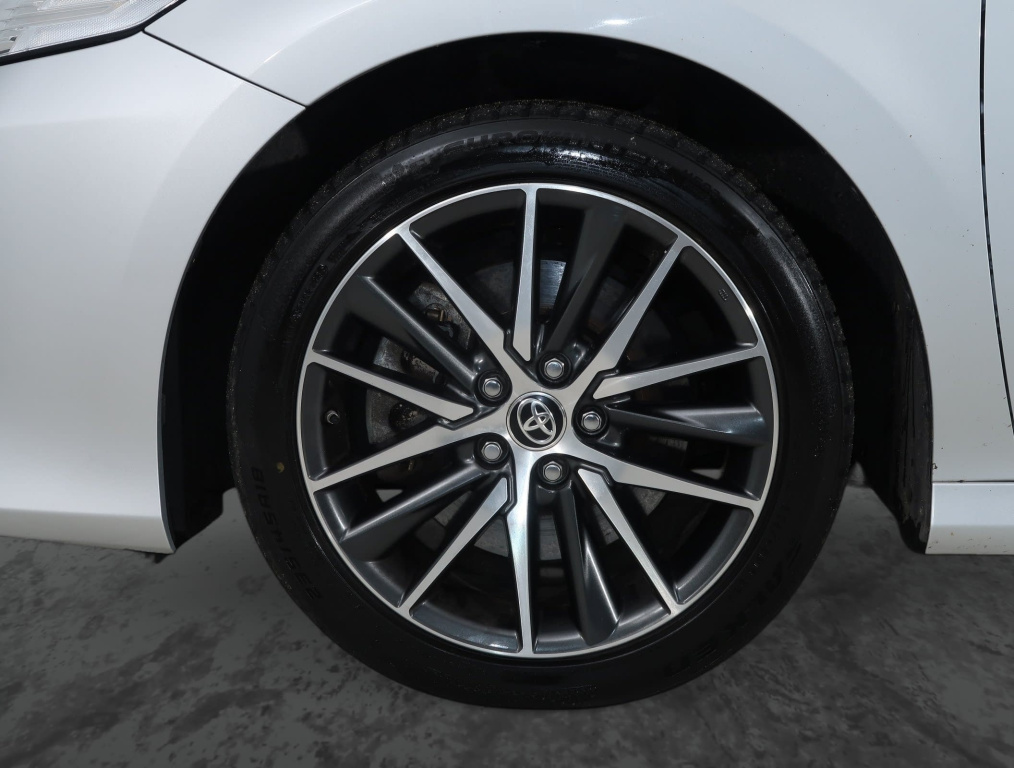 Toyota Camry 2.5 Hybrid 2024 18