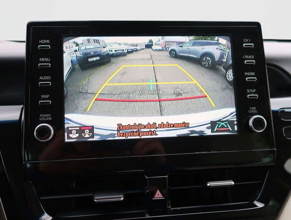 Toyota Camry 2.5 Hybrid 2024 20