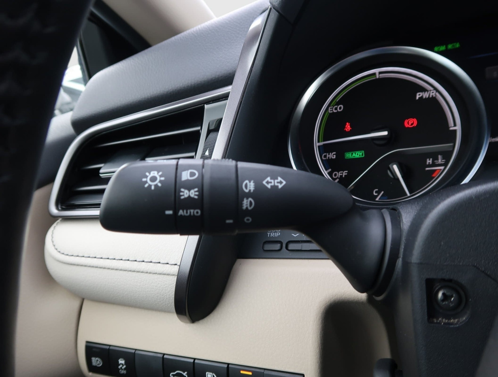 Toyota Camry 2.5 Hybrid 2024 24