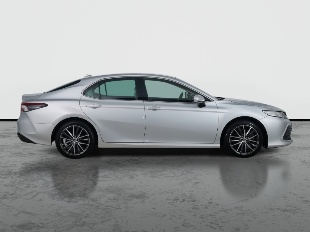 Toyota Camry 2.5 Hybrid 2024 8