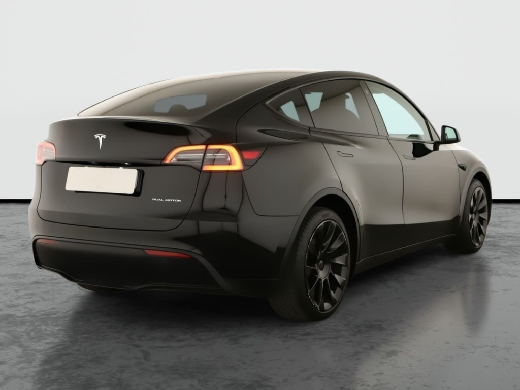 Tesla Model Y 4x4 2023 7
