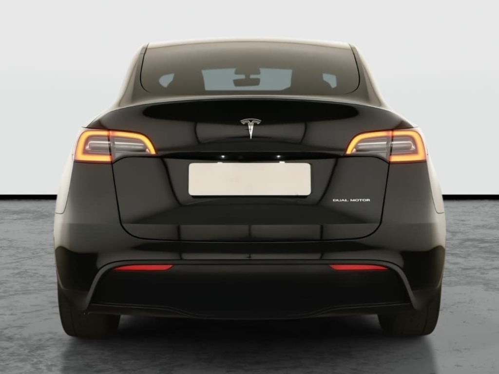 Tesla Model Y 4x4 2023 6