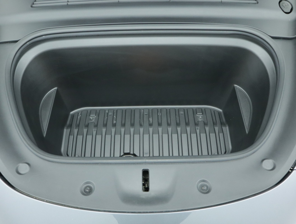 Tesla Model Y 4x4 2022 23